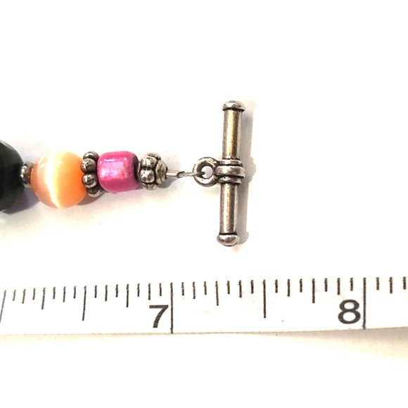 VINTAGE MULTICOLORED ROUND AND SQUARE GLASS BEADED TOGGLE 7.5" BRACELET - Picture 7 of 9